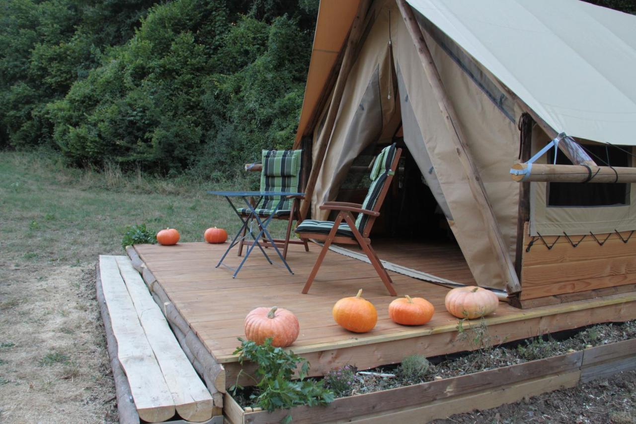 Chez Tombivouac Vila Pierrefonds Exterior foto