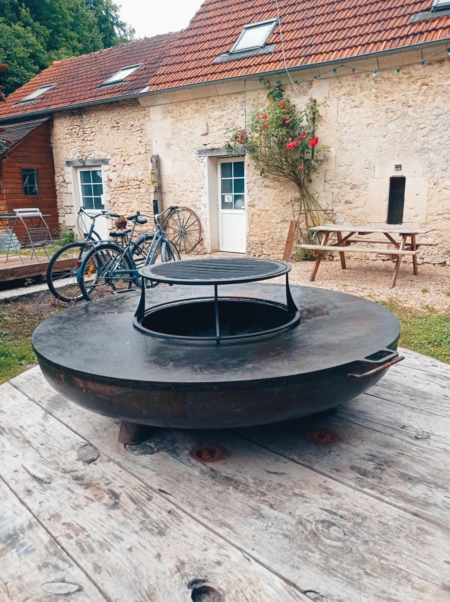 Chez Tombivouac Vila Pierrefonds Exterior foto