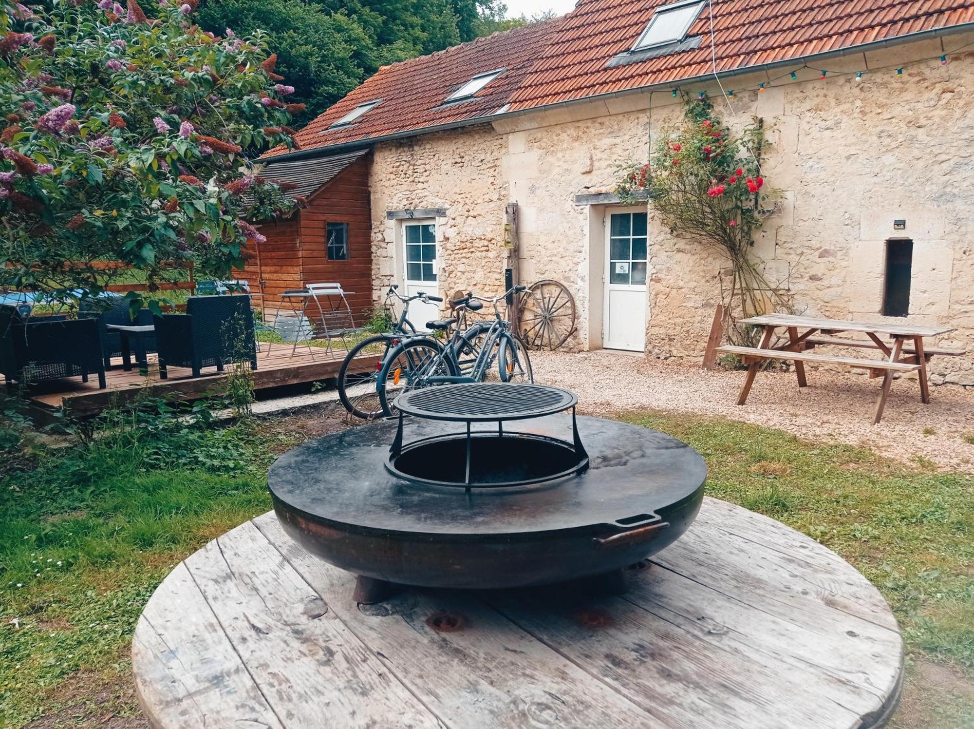 Chez Tombivouac Vila Pierrefonds Exterior foto