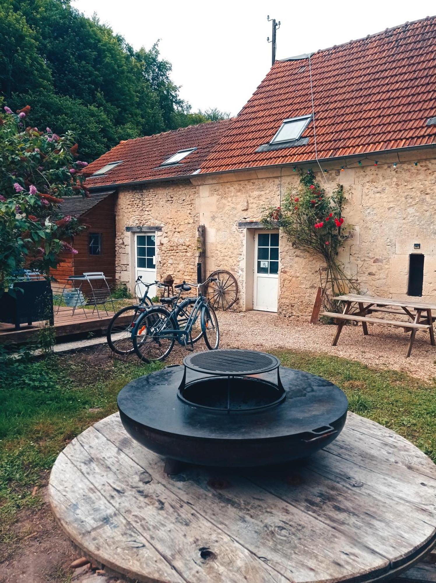 Chez Tombivouac Vila Pierrefonds Exterior foto